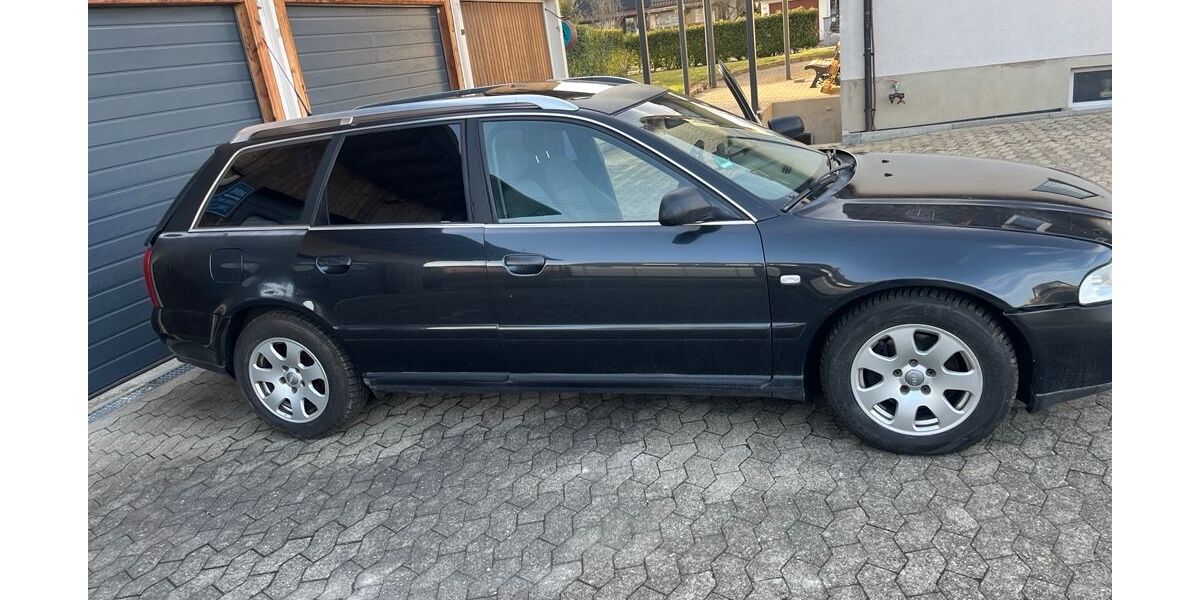 Audi A4 280.000 km 1.099 &euro; Volkertshausen 78269