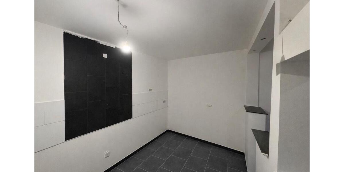 Erdgeschoßwohnung Burg - 4 Zimmer, 130 m&sup2;, 820&euro; | Angebot:26409641