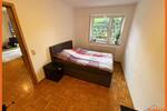 Gepflegte 2-ZKB. Bad m Dusche, Keller, Rollläden, PKW-Stellpl., Waschraum