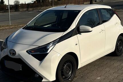 Toyota Aygo (X) 80.000 km 9.490 &euro; Höchstadt 91315