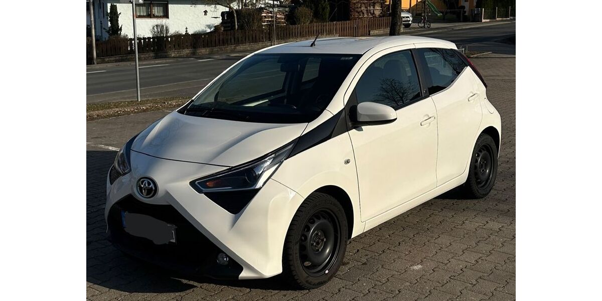 Toyota Aygo (X) 80.000 km 9.490 &euro; Höchstadt 91315