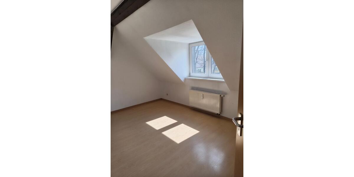 Dachgeschoßwohnung Cottbus Spremberger Vorstadt - 4 Zimmer, 90 m&sup2;, 738&euro; | Angebot:26233438