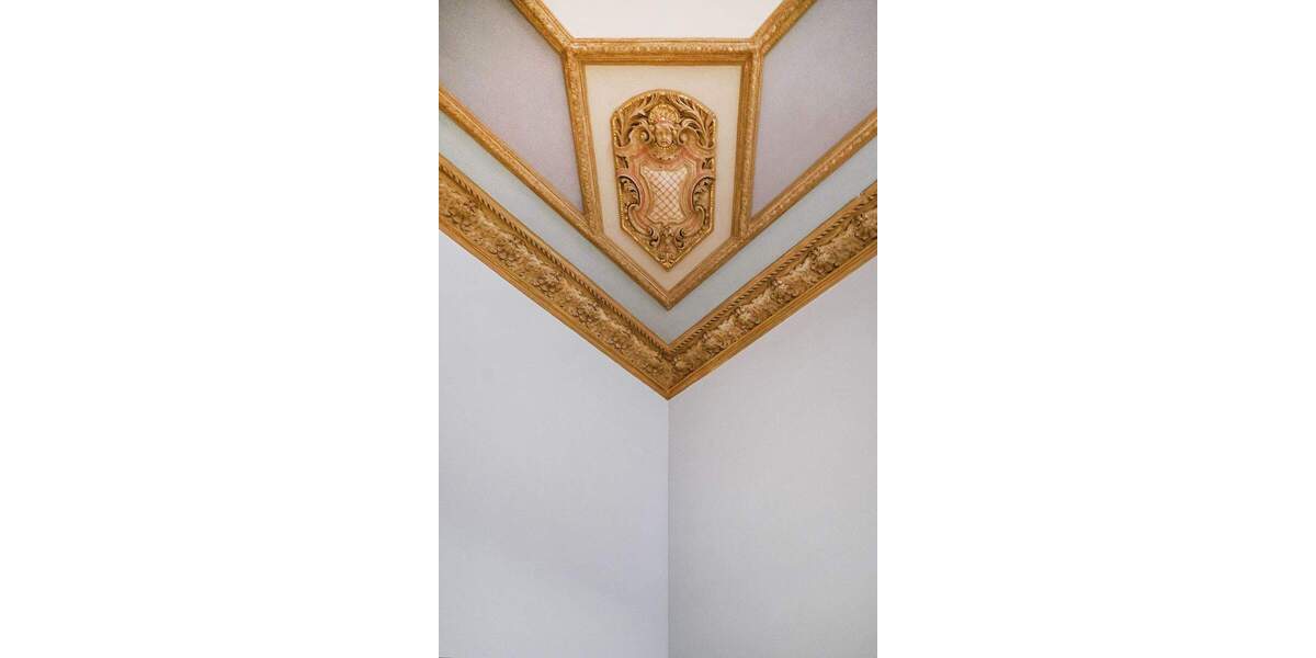 HAUS FEUERLAND: Historisches Wohn- und Geschäftshaus 5 zimmer