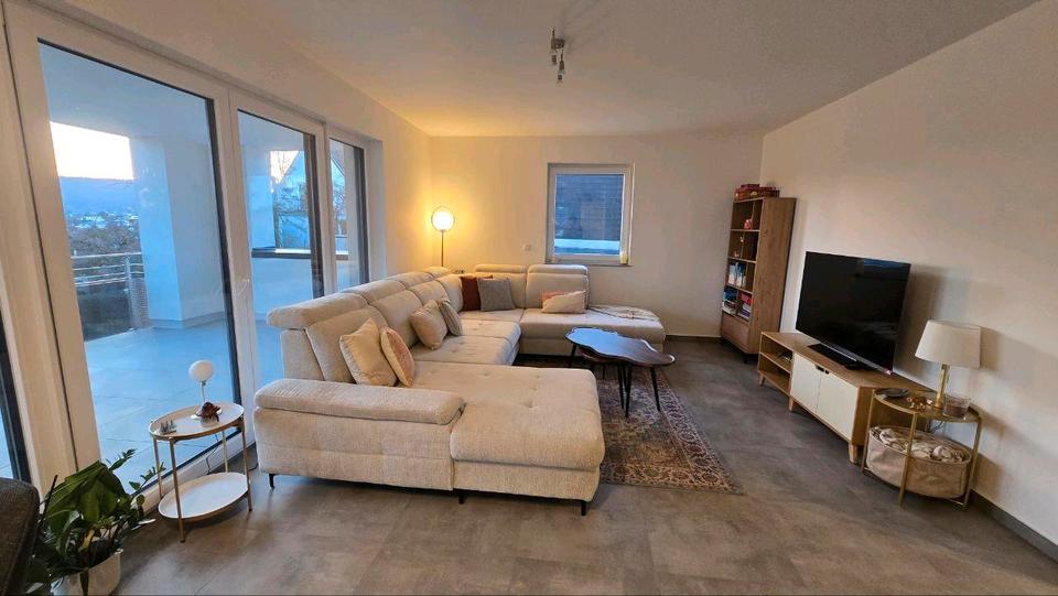 Erdgeschoßwohnung Kassel Harleshausen - 3 Zimmer, 92 m&sup2;, 1.750&euro; | Angebot:25372452