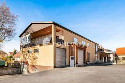 Ideal für Familie & Handwerk: EFH mit 4 Garagen, Werkstatt, Lagerhalle, Balkon & Loggia in Mössingen 5 zimmer