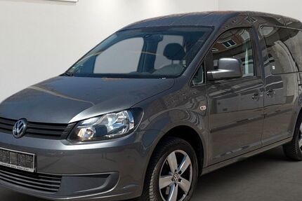 VW Caddy 136.838 km 9.899 &euro; Berlin 12681