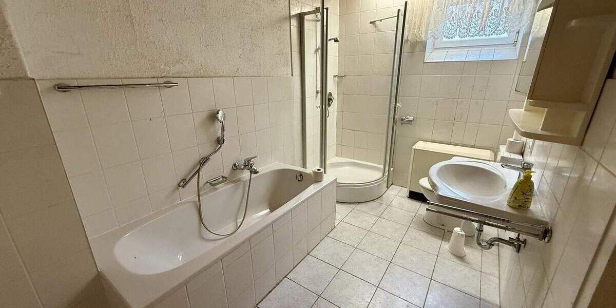 Einfamilienhaus Tauberbischofsheim Hochhausen - 7 Zimmer, 190 m&sup2;, 220.000&euro; | Angebot:25277640