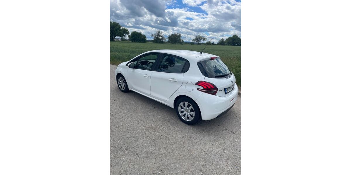 Peugeot 208 132.000 km 5.299 &euro; Gärtringen 71116
