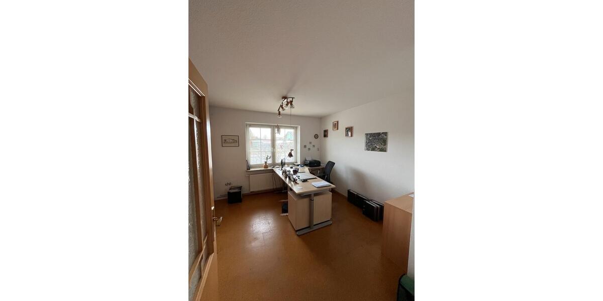 Einfamilienhaus Heide - 6 Zimmer, 180 m&sup2;, 1.800&euro; | Angebot:25407964