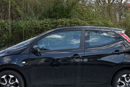 Toyota Aygo (X) 20.200 km 10.500 &euro; Berlin 14169