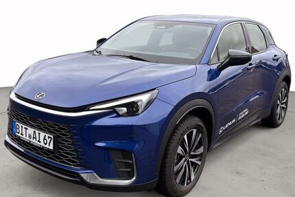 Lexus LBX 2.500 km 31.960 &euro; Merzig 66663