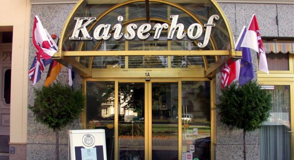 1 Zimmer zu vermieteten im 4 Sterne Hotel 1 zimmer