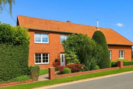 Haus zum Kaufen in Neuenkirchen 499.000 € 300 m² 10 zimmer