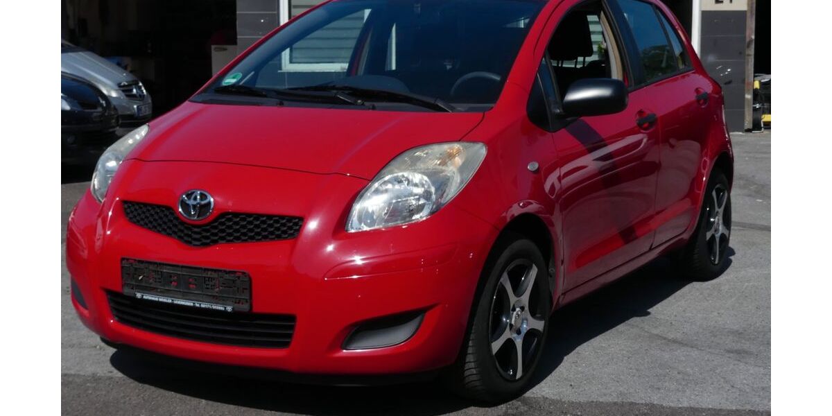 Toyota Yaris 182.458 km 2.599 &euro; Leverkusen 51379