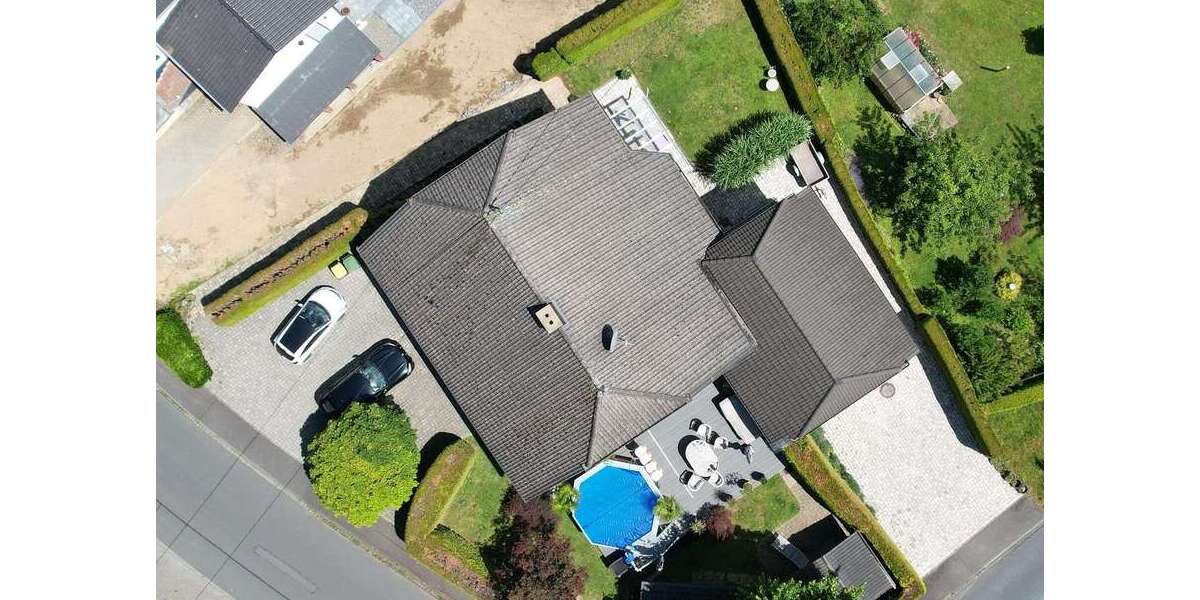 Einfamilienhaus Windeck (Sieg) - 8 Zimmer, 260 m&sup2;, 565.000&euro; | Angebot:26032748