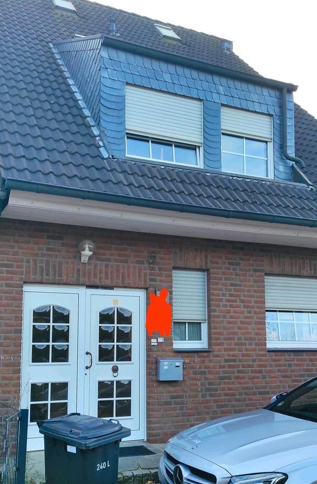 Haus mit Wohnung in Willich