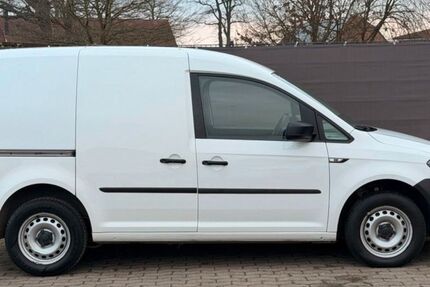 VW Caddy 153.000 km 7.999 &euro; Versmold 33775