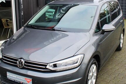 VW Touran 146.940 km 14.490 &euro; Paderborn 33104