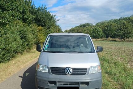 VW T5 Transporter 300.000 km 4.400 € Halle 06128