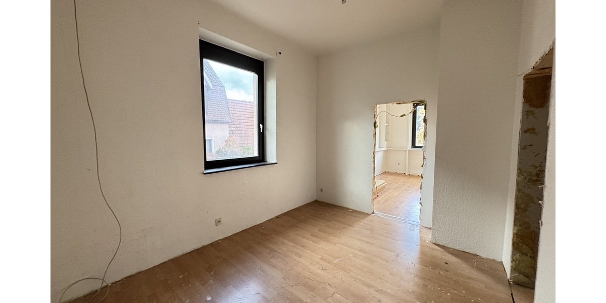 Teilsaniertes 3-Familienhaus in Pforzheim-Würm 14 zimmer