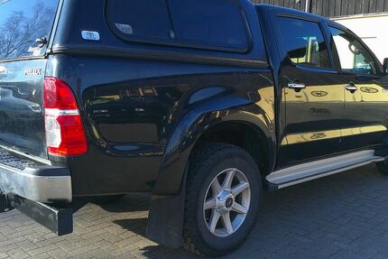 Toyota Hilux 222.000 km 16.600 &euro; Neddemin 17039