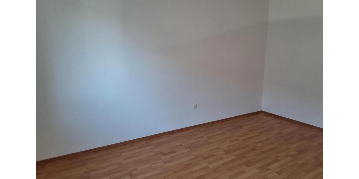 Etagenwohnung Straßkirchen - 3 Zimmer, 90 m&sup2;, 850&euro; | Angebot:26136159