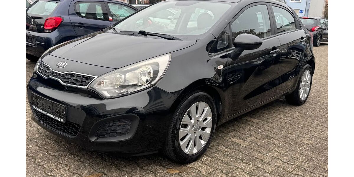 Kia Rio 128.000 km 5.790 &euro; Wiesbaden 65187