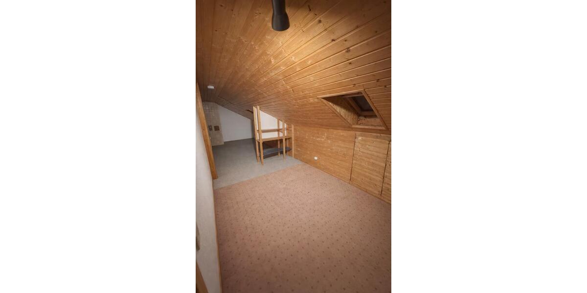 Dachgeschoßwohnung Hamm (Sieg) - 3 Zimmer, 120 m&sup2;, 600&euro; | Angebot:26621588