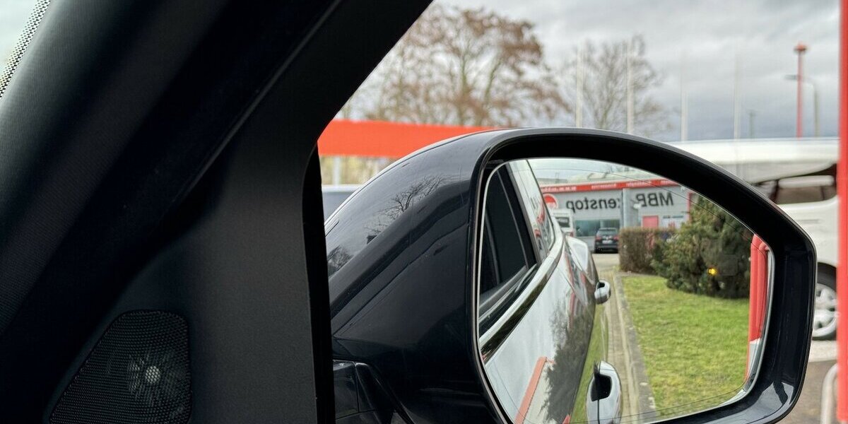 Jaguar E-Pace P250 R-Dynamic Black LED/Nav/VZE/Spur/ACC 70.425 km 23.990 € Leipzig 04347