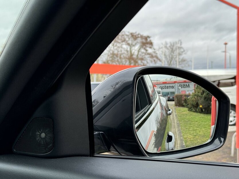 Jaguar E-Pace P250 R-Dynamic Black LED/Nav/VZE/Spur/ACC 70.425 km 23.990 € Leipzig 04347