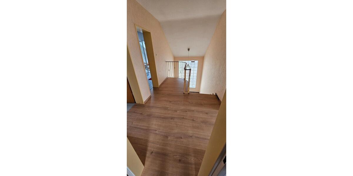 Einfamilienhaus Vellmar - 9 Zimmer, 165 m&sup2;, 439.000&euro; | Angebot:26857843