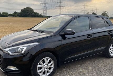 Hyundai i20 74.000 km 8.490 &euro; Hürth 50354