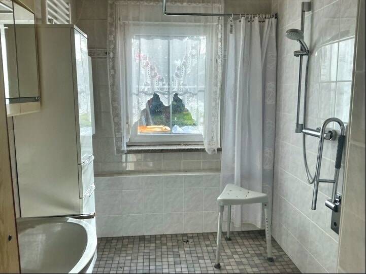 Einfamilienhaus Schönbrunn - 5 Zimmer, 140 m&sup2;, 180.000&euro; | Angebot:26501704