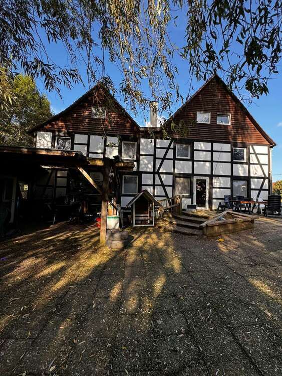 Haus zum Kaufen in Wickede 419.000 € 418 m²