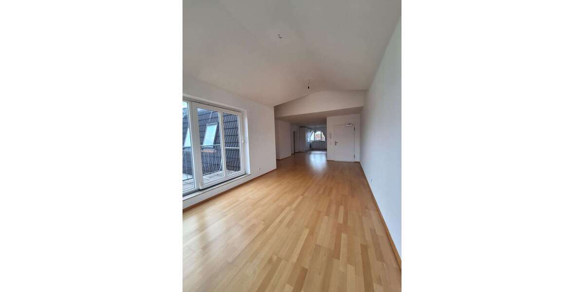 Etagenwohnung Frankfurt Niederrad - 3 Zimmer, 104 m&sup2;, 1.440&euro; | Angebot:27097344