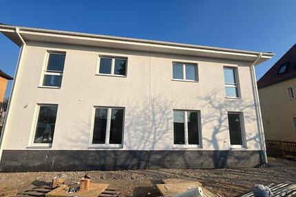 Nachhaltige Neubau-Haushälfte mit Terrasse und eigenem Gartenanteil höchster Energiestandard - Haus Dresden Leuben | Angebot:25883614