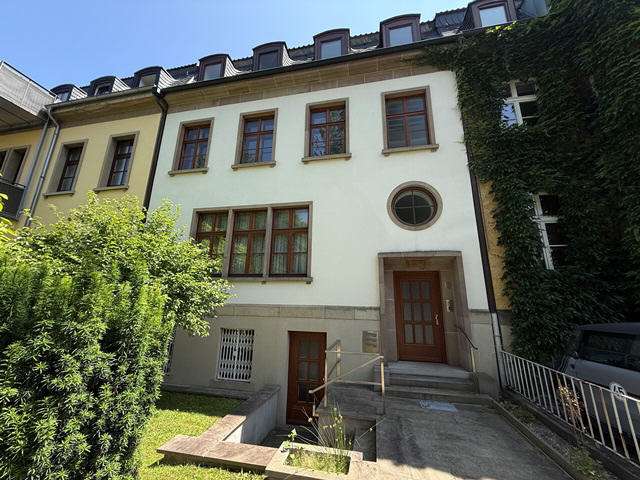 Haus zum Kaufen in Kassel 900.000 € 335.2 m²
