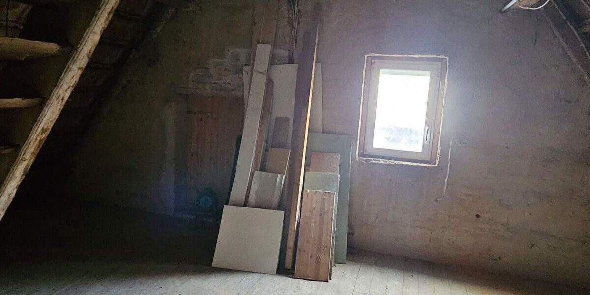 Einfamilienhaus Heustreu - 7 Zimmer, 115 m&sup2;, 89.000&euro; | Angebot:25909354