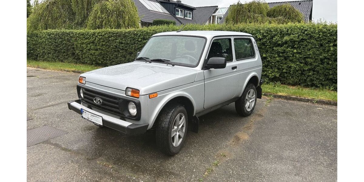 Lada Niva 78.770 km 10.600 &euro; Königswartha 02699