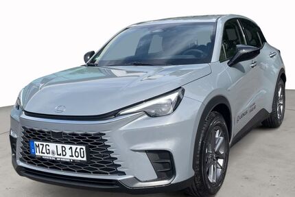 Lexus LBX 6.000 km 29.960 &euro; Merzig 66663