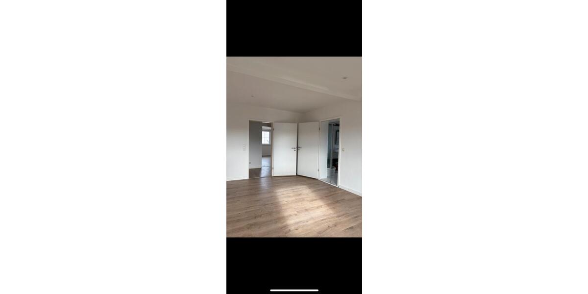 Dachgeschoßwohnung Niestetal - 3 Zimmer, 104 m&sup2;, 930&euro; | Angebot:25406594