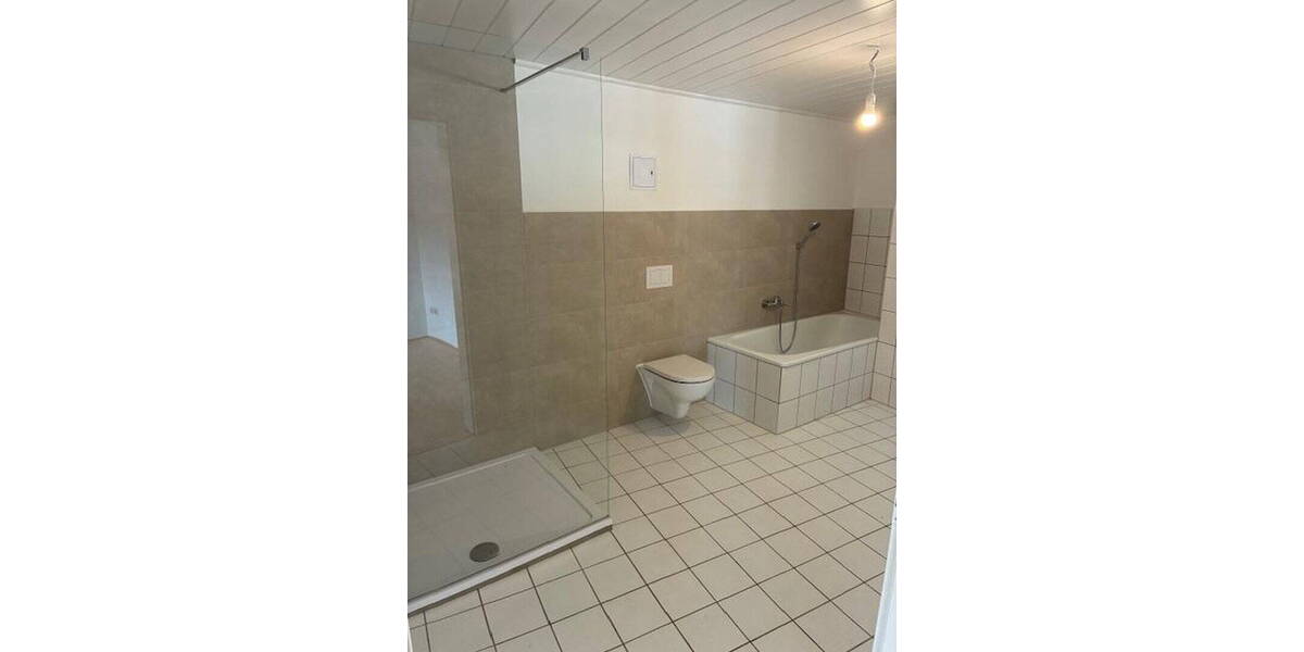Etagenwohnung Seesen Kirchberg - 3 Zimmer, 129 m&sup2;, 895&euro; | Angebot:26344022