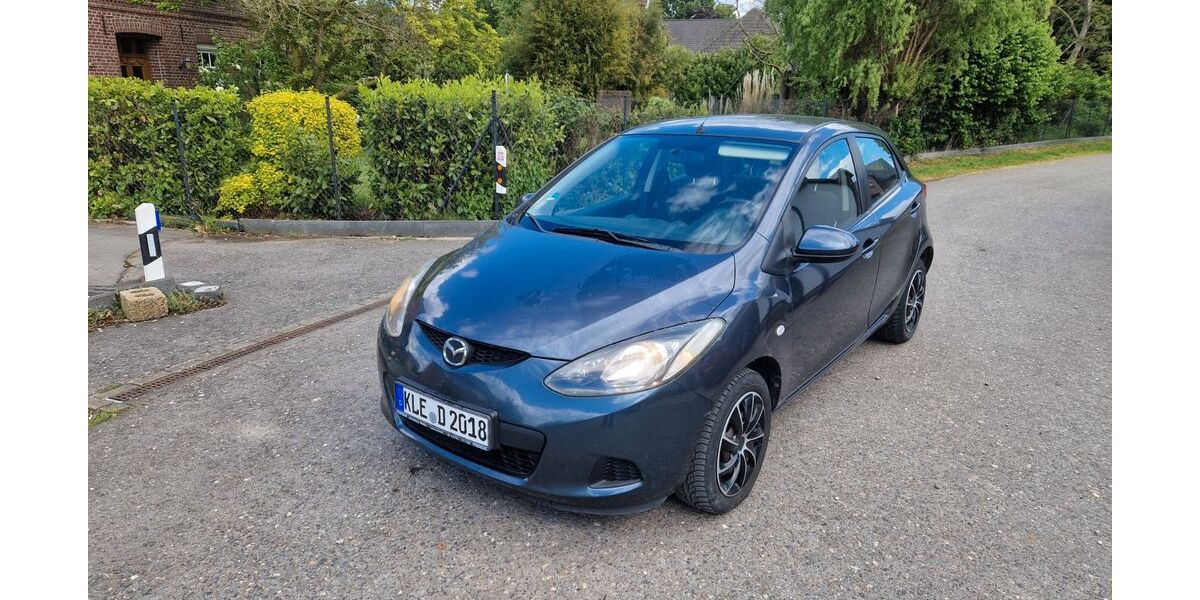 Mazda 2 163.000 km 2.100 &euro; Straelen 47638