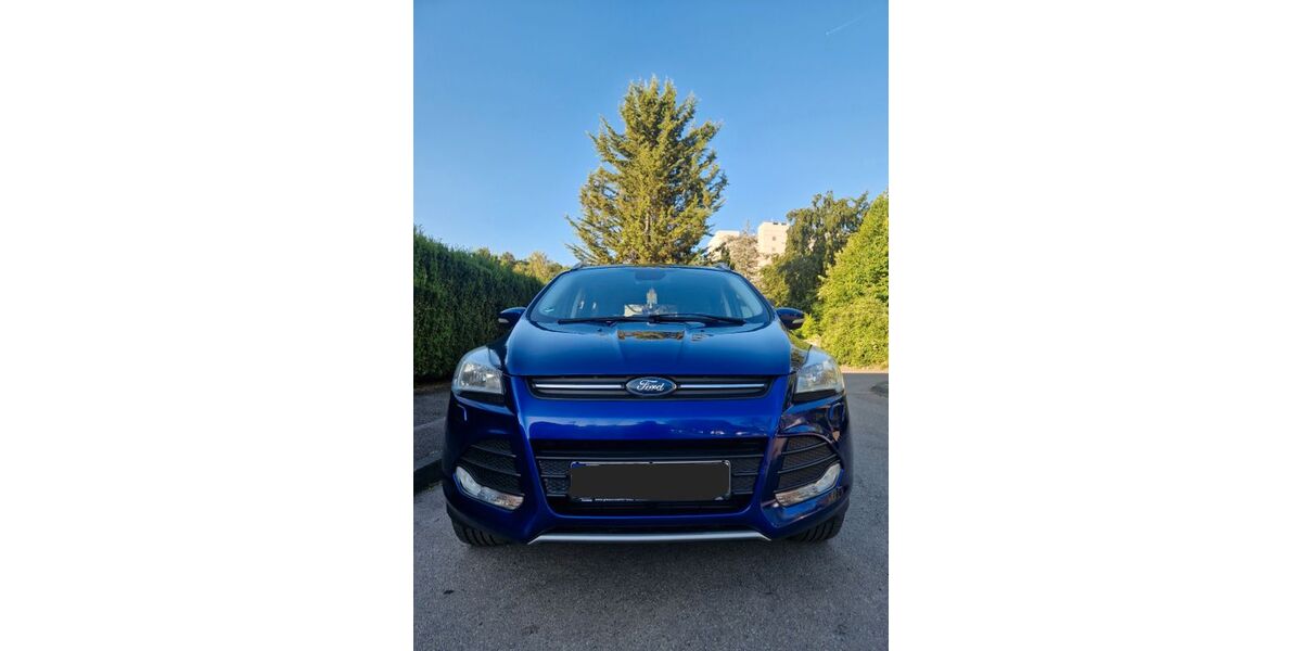 Ford Kuga 126.400 km 8.990 &euro; Stuttgart 70437