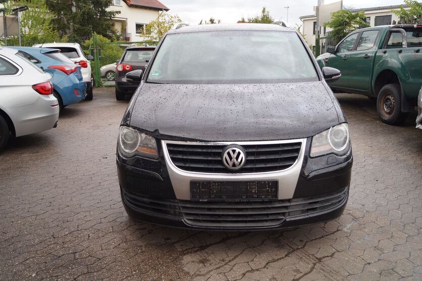 VW Touran 261.000 km 2.990 € Ingelheim 55218