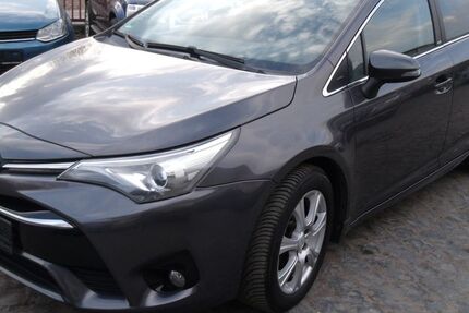 Toyota Avensis 83.700 km 13.900 &euro; Lünen 44532