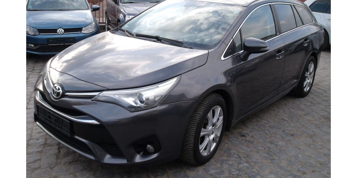 Toyota Avensis 83.700 km 13.900 &euro; Lünen 44532