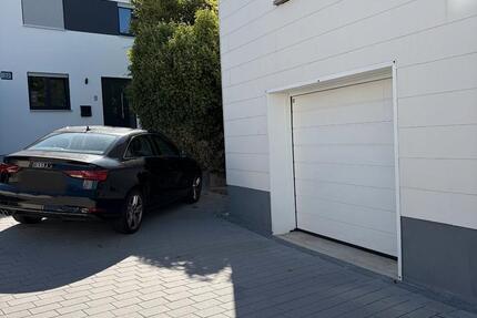 Haus Neuhausen - 4 Zimmer, 114 m&sup2;, 1.350&euro; | Angebot:27620328