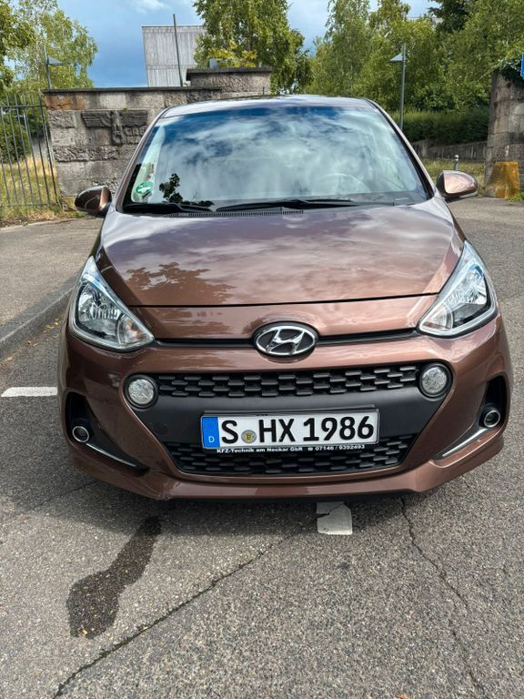 i10