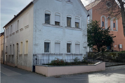 Mehrfamilienhaus mit Bürgerstolz in zentraler Lage mit Vorgarten 10 zimmer